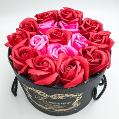 Подарочный набор роз в шляпной коробке Красный 4198 фото