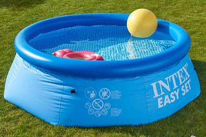 Надувні басейни: ідеальне рішення для приємного відпочинку та безпечного плавання. фото