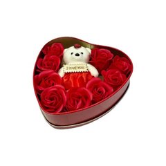Подарунковий набір Ведмедик з трояндочки в коробці у формі серця червоний 14676 фото