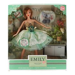Лялька Emily у зеленій сукні Emily Doll 15536 фото