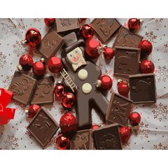 Картина за номерами Strateg ПРЕМІУМ Шоколадні подарунки розміром 40х50 см (GS255) GS255-00002 фото