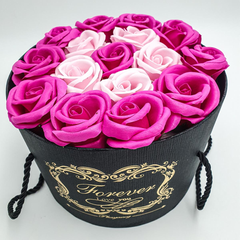 Подарочный набор мыла из роз в шляпной коробке Розовый